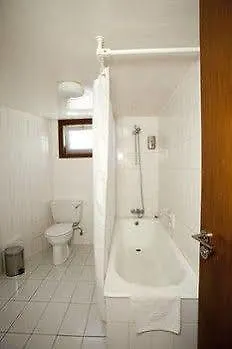 Hotell Petrou Bros *