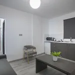 Petrou Bros Hotel *