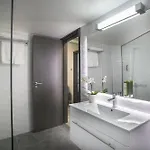 Petrou Bros Hotel *